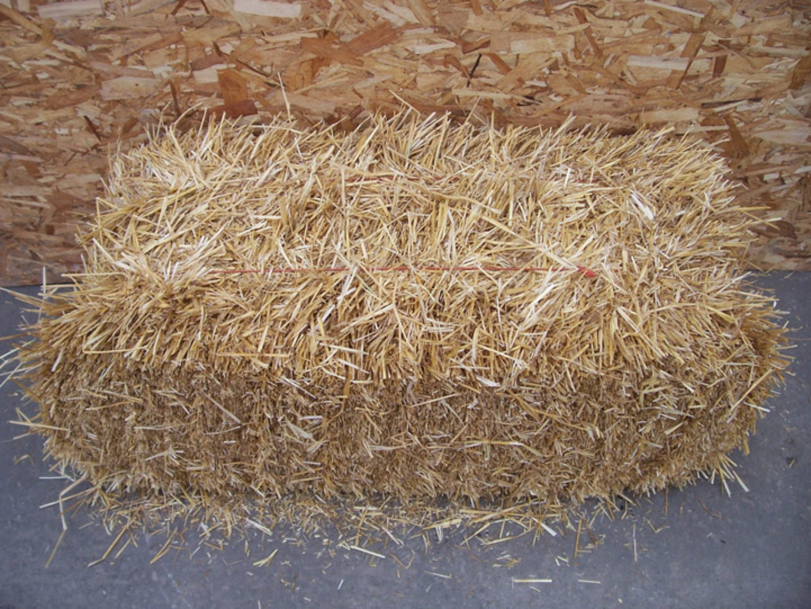 Straw Bale - Best Bark & Stone